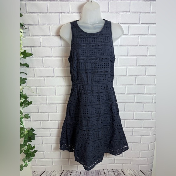 GAP Dresses & Skirts - GAP Navy Blue Eyelet Sleeveless Fit & Flare Dress/size 4